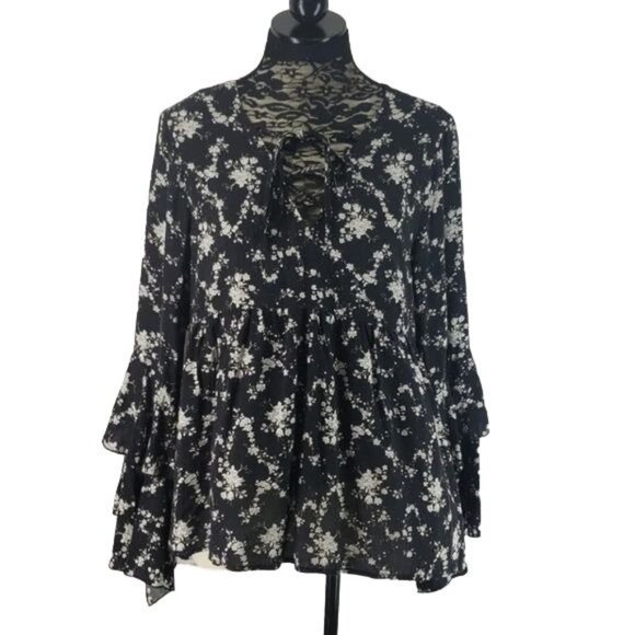 Umgee Tops - Umgee Black Floral Lace Up Tunic‎ Blouse Medium